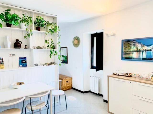 La Marina Tower Apartment With Private Sea View Terrace 베르나차 외부 사진